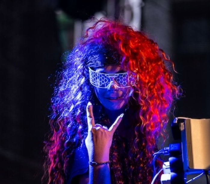 Single und alte KAMERA - hier weiter zu unserem Spotify Account mit der Playlist 80s Radio von 80s Alive